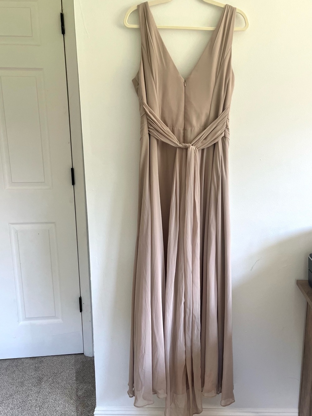 DB Studio Sleeveless V-Neck Chiffon Evening Gown Bridesmaid Wedding Dress 14 - Picture 7 of 12